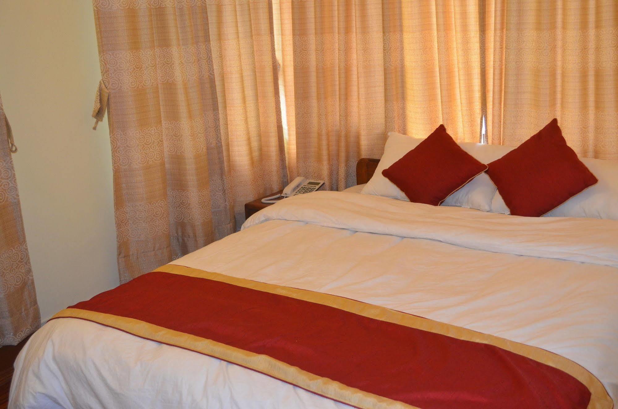 Potala Tourist Home Kathmandu Bagian luar foto